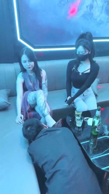 【桃幼幼】双S-KTV-强制喂圣水/踩踏喂食/骑马爬行 bf28132