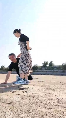 【悦主】沙滩遛狗被人看见吓到关播-骑马爬行/舔脏鞋棉袜 bf28606