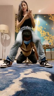 【海绵大大】牛仔小妹胯下辱/鞋底喂食/全体重踩头踩背 bf29198