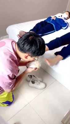 【精神小妹】校服双S学生-闻舔超臭白袜/裸足踩踏 bf29579