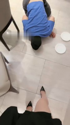 【妆主大大】ATM奴的悲哀-高跟踩踏碾压喂食JS23070922