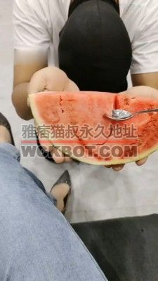 【辣姐】生活化圈养-脚踩喂食/舔多双脏鞋底/喝刷鞋水 JS23072443