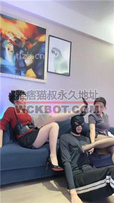 【潘妮女王】双S-丝袜美腿诱惑踩地毯狗【双视角版】 bf34105