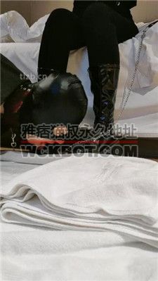 【玥野兔】臭白袜脚捂脸/舔脏泥巴鞋底 bf35928