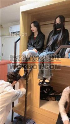 【尤物大大】大学寝室3学生S-强制闻舔脏鞋/踩踏骑马转胯/脚插嘴 bf36007