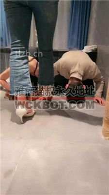 【小雅老师】情侣下跪做奴求虐-奴下奴舔脚-踩踏捆绑【完整版】 bf37518