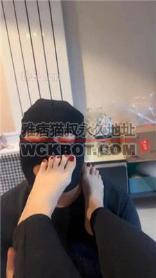 【爆浆恶女】棉袜塞嘴品尝裸足 JS240118-14