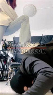 【雯雯】跑步后原味鞋袜脚狂舔/插嘴 bf37857