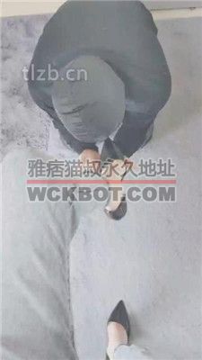 【云儿】跪舔白领S的高跟美足 JS240127-15