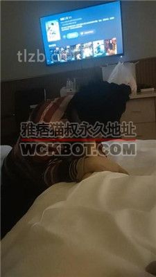 【赞拉】下跪舔素人小姐姐的臭脚 JS240129-2