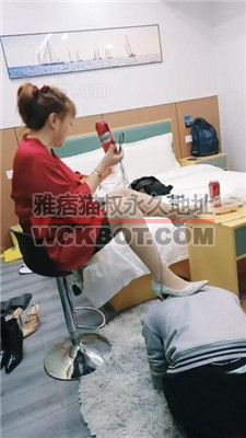 【乐爷】高跟肉丝踩狗/强迫喂食/人肉脚垫/脚插嘴 bf38194