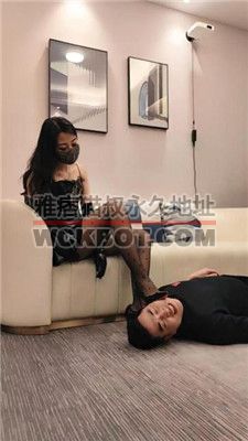 【稚惜】骑马转胯/黑丝腿绞窒息/强制脚底喂食【双视角版】 bf38756