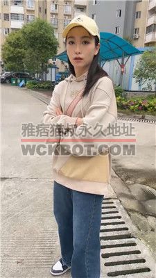 【素人挖掘机】路边开发S-转胯/舔脏鞋闻棉袜/踩踏耳光 bf40156