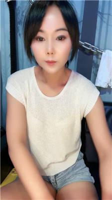 【红焱】直播小姐姐无意识踩地毯奴 JS240830-9