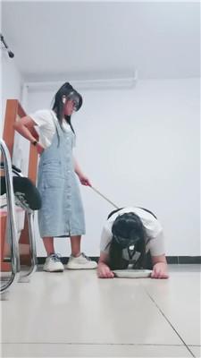 【璃茉】母畜-超羞辱喂食/物化脚垫/白袜裸足虐 JS240903-4