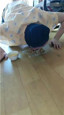 【桉】观看圈养奴吃狗粮喝圣水 JS240919-29