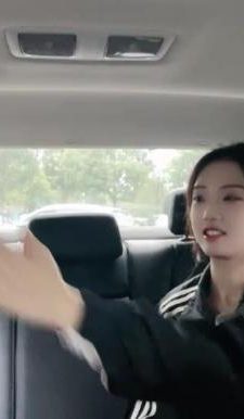 【素人挖掘机】开发颜值素人车内白袜虐 bf44845