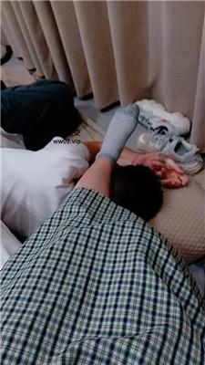 【奇了怪了】傻狗喜欢我跑步后用鞋袜玩它 JS240928-12