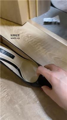 【魔鬼天使】用高跟鞋装圣水喝 JS241024-2