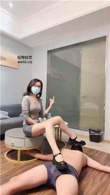 【吴恩】脏皮鞋踩踏喂食/舔马桶 bf46533