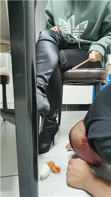 【西北傻子】伺候主人吃饭 JS241108-14