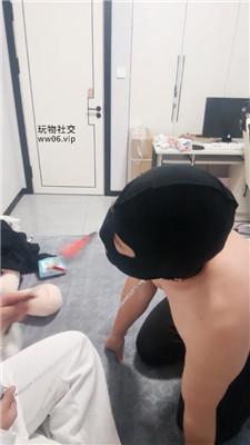 【恩恩】狗链拴狗/闻舔白袜脚/舔圣水/坐脸窒息 JS241122-26