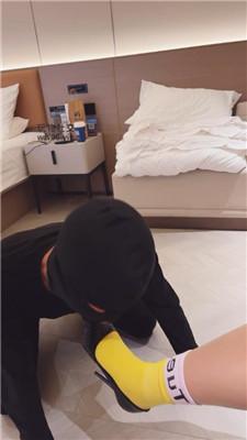 【赵奈奈】原味黄色棉袜的诱惑 JS250118-8