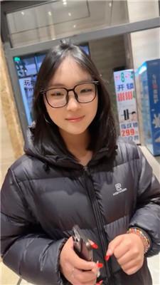 【狗哥】素人S-粉鞋黑棉袜踩虐 bf50061