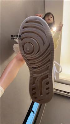 【狗哥】可爱小主-小白鞋白袜踩虐 bf51147