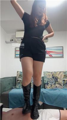 【高兴】舔脏鞋白袜-长靴踩踏 JS250718-19