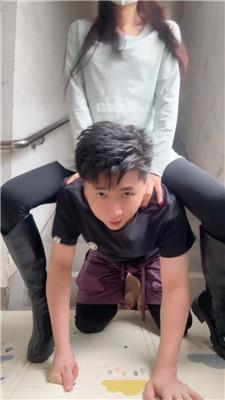 【小奕】楼道调-舔闻脏鞋白棉袜 JS250804-3