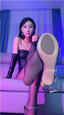 【筱懿】黑丝高跟口水臀炸    250929-24