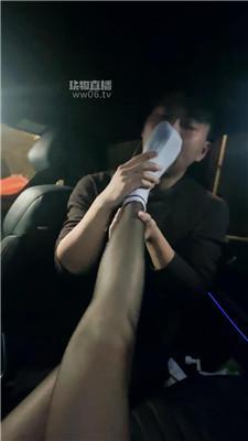 【女神mio】开发司机狗舔臭脚丫 JS251116-44