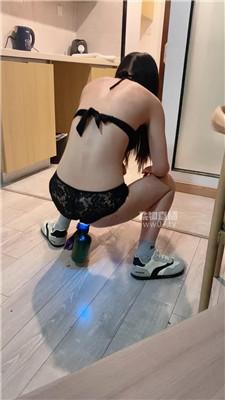 【南烟】楼道让母狗负重前行 JS251125-33