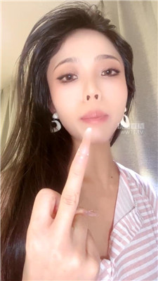 【毒】白丝胯下三字经中指盯    251225-4