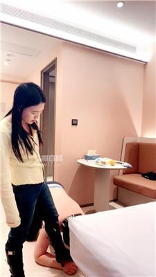 【狠心小妈】情侣主-高跟长靴踩踏喂食 JS260107-10