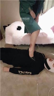 【百合夫妻主】寂寞少妇玩脚奴【上】 JS260127-34