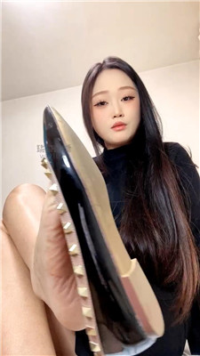 【蓓蓓】裸足羞辱绿帽    260207-1