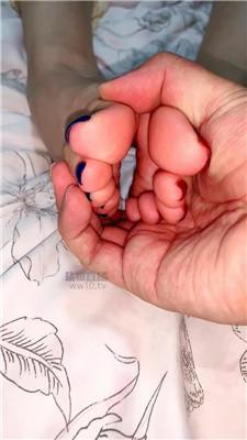 【可可美脚女王】近距离玉足品尝  JS260213-17