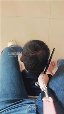 【楚楚】牛仔裤女神脚下犬化奴 JS260214-7