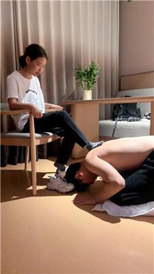 【小林s】学生妹的脚下骚奴【双视角版】 JS260303-18