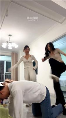 【西彤s】姐妹花暴揍出轨男 bf61300