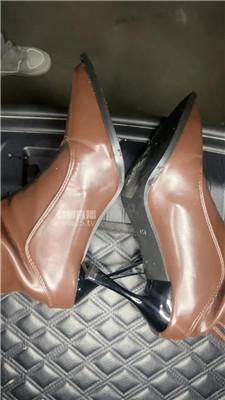 【77夫妻】女老板车内调下属奴 JS260311-3