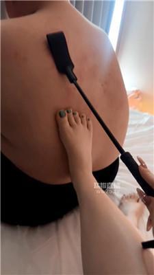 【kitty】高跟玉足踩肥狗 JS260314-11