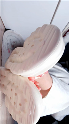 【乔乔在这里】凉拖裸足跟鹿    260314-14