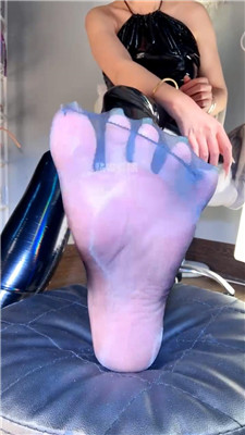 【baby敏儿】皮裤黑丝裸足    260318-35