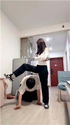 【妍妍s】耐克鞋捂原味玩贱奴 JS260320-34