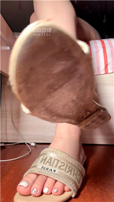 【咬猫】王八老婆夜场陪酒小姐 260330-33