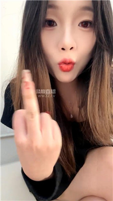 【小鱼祖宗】红金裸足    260406-18