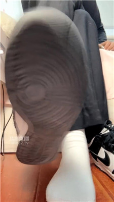 【咬猫】白袜疯狂嘲笑屌丝炸金    260407-6